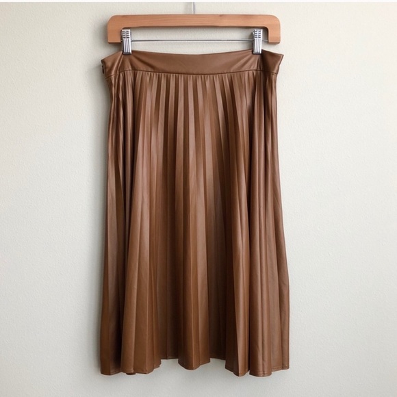 COPY - Zara Leather Brown Tan Pleated Midi Skirt - Picture 3 of 8